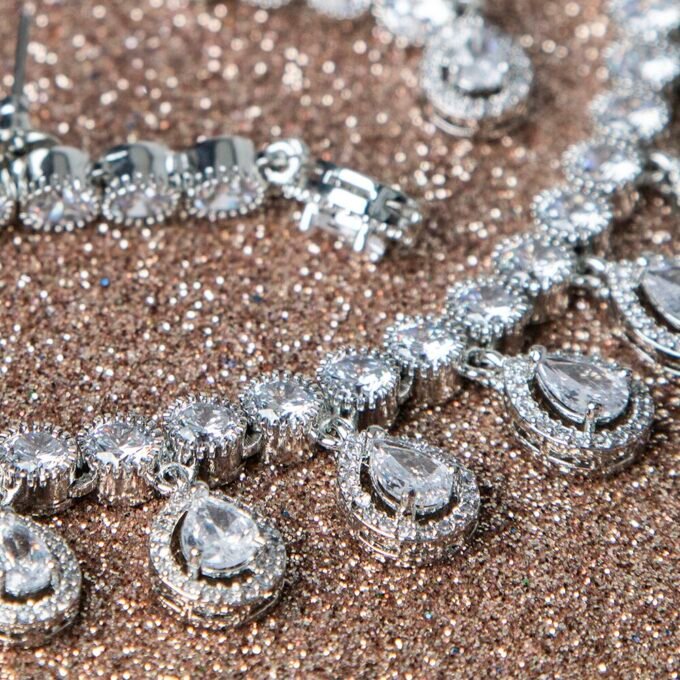 Silver Plated Tear Drops Cubic Zirconia Earing & Necklace Set