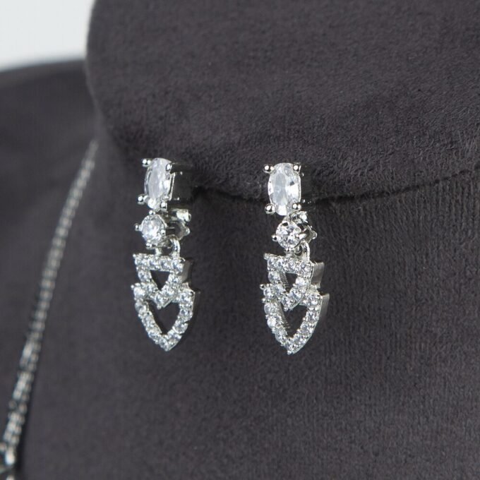 Sparkling Elegance Timeless American Diamond Necklace