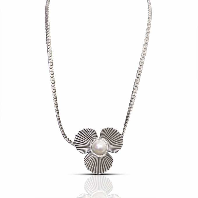 Rhodium Plated Pearl Pendant Collar Necklace